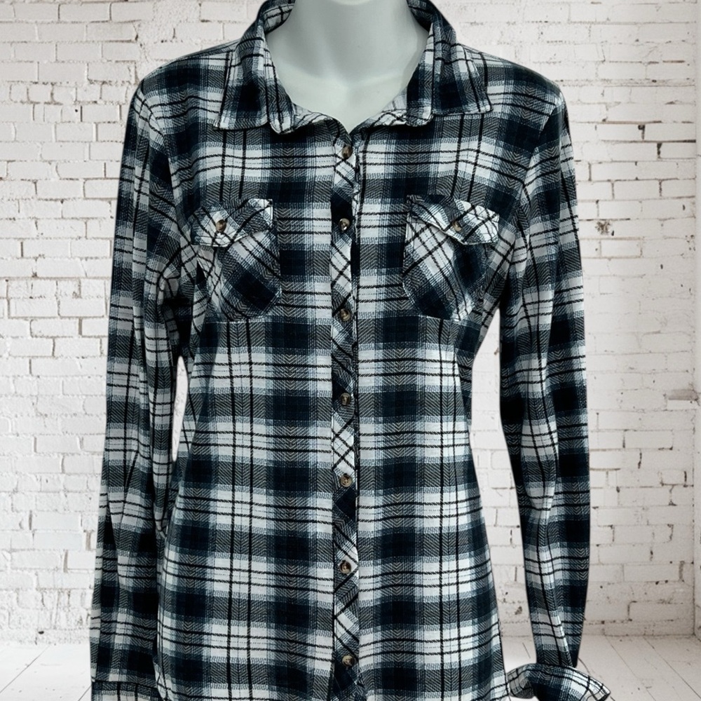 Passport Navy Blue and White Plaid Button-Down Shirt in Size Juniors Large